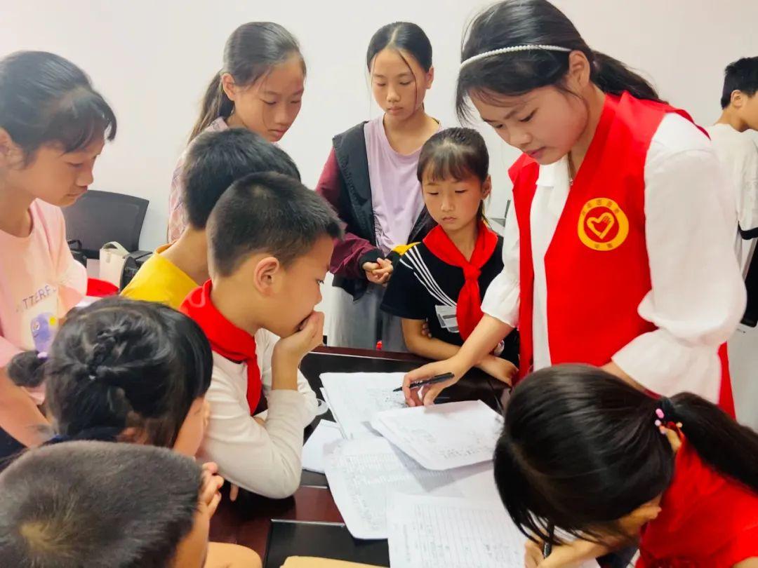 最新母亲与儿，励志成长故事与自信之路的启示