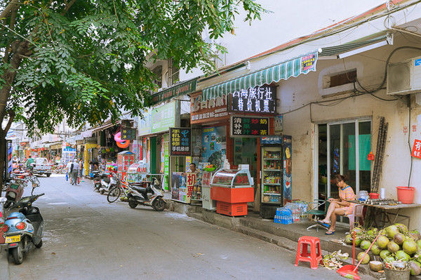 三亚最新招聘信息揭秘，小巷特色小店大发现与求职指南